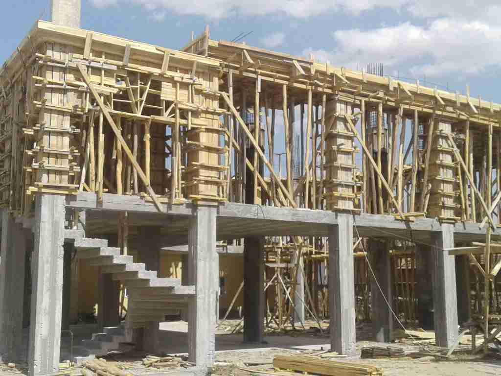 Bahçe İnşaat Kalıpçısı